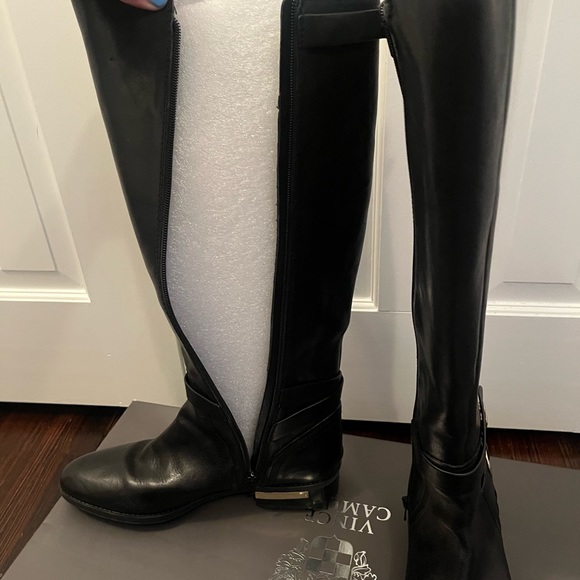 BRAND NEW NEVER WORN VINCE CAMUTO BOOTS! - Picture 4 of 8